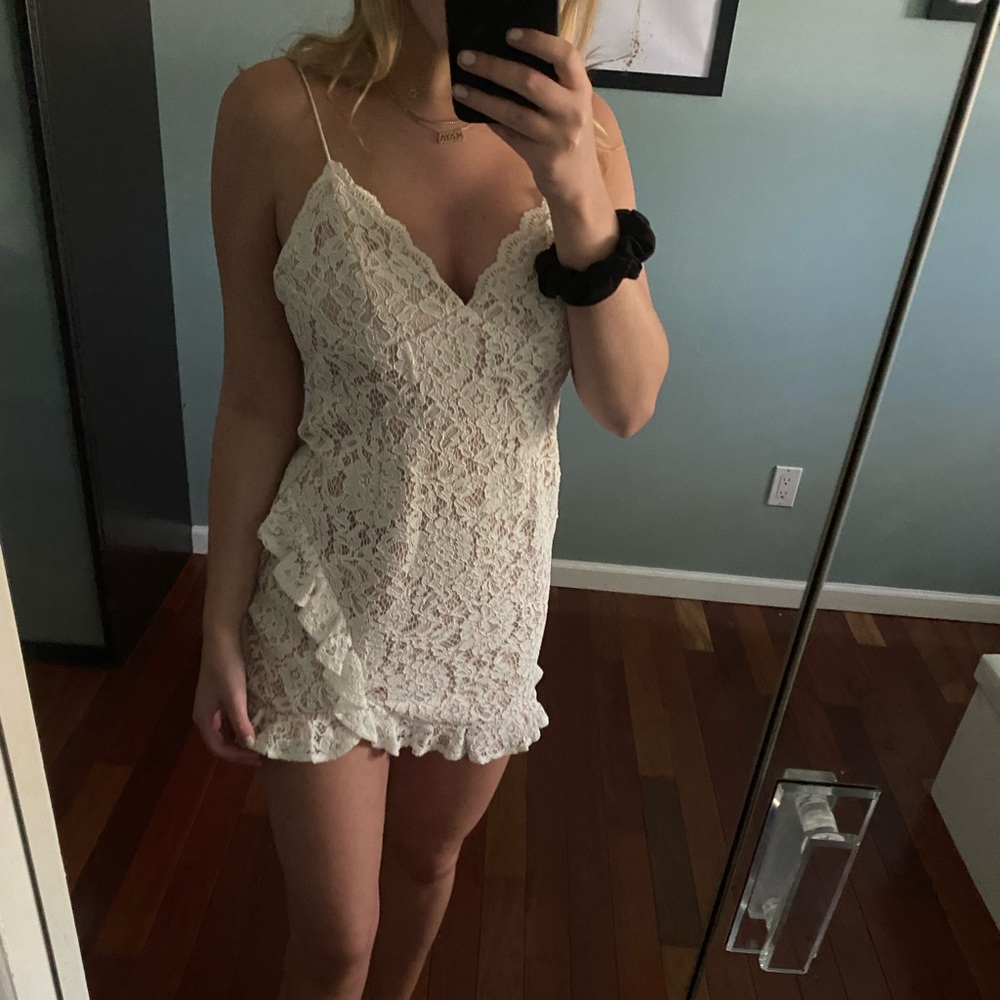 NWT Hello Molly White and Nude Lace Floral Mini Dress- Cupped